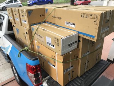 Giao hàng máy lạnh