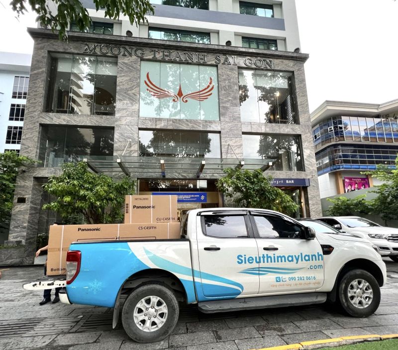 giao_hang_lap_dat_may_lanh_cho_khach_san
